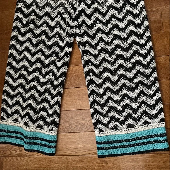 Crochet pants - Picture 3 of 7